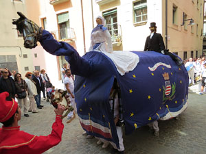 Festes de Primavera de Girona 2015. Presentació de la Mula Baba