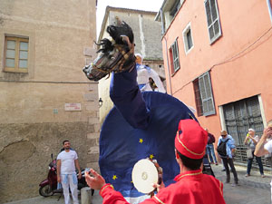 Festes de Primavera de Girona 2015. Presentació de la Mula Baba