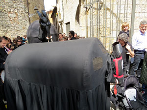 Festes de Primavera de Girona 2015. Presentació de la Mula Baba