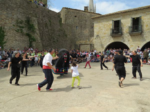 Festes de Primavera de Girona 2015. Presentació de la Mula Baba