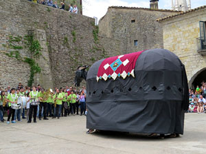 Festes de Primavera de Girona 2015. Presentació de la Mula Baba