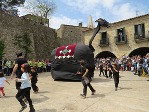 Festes de Primavera de Girona 2015. Presentació de la Mula Baba