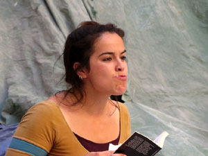 Festival inund'ART 2015. Espectacle Irakurriz, de Shakti Olaizola