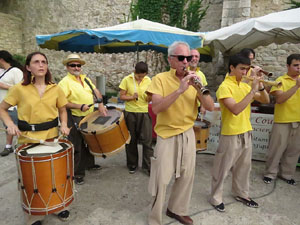 Undàrius, festival d'estiu de Girona de cultura popular i tradicional. Cercavila de Fal·lera Gironina