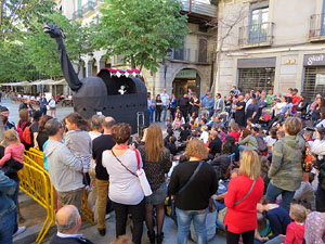 Festes de Primavera de Girona 2016. Cercavila de mulasses amb la Mula Baba i les Mulasses de Vilanova i la Geltr&uacute;