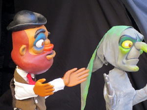 Festes de Primavera de Girona 2016. Cercavila de mulasses amb la Mula Baba i les Mulasses de Vilanova i la Geltr&uacute;