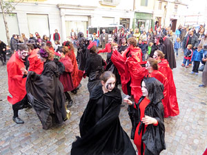 Festival de Llucifers i Satanassos. Celebració de 35 anys de Pastorets a Girona