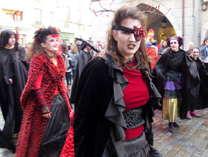 Festival de Llucifers i Satanassos. Celebració de 35 anys de Pastorets a Girona