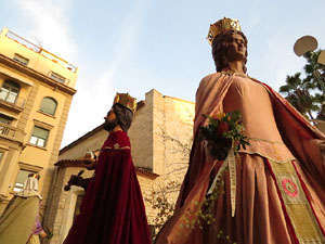 Fires 2015. Cercavila d'inici de Fires amb Fal&middot;lera Gironina, els gegants de Santa Eug&egrave;nia, els gegants de l'Esquerra del Ter, la Mula Baba i la Girona Marxing Band