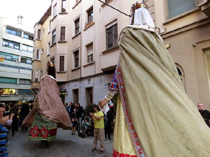 Fires 2015. Cercavila d'inici de Fires amb Fal&middot;lera Gironina, els gegants de Santa Eug&egrave;nia, els gegants de l'Esquerra del Ter, la Mula Baba i la Girona Marxing Band