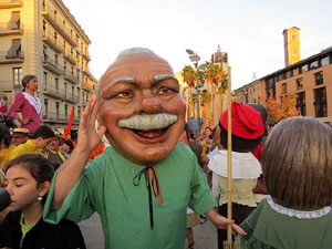 Fires 2015. Cercavila d'inici de Fires amb Fal&middot;lera Gironina, els gegants de Santa Eug&egrave;nia, els gegants de l'Esquerra del Ter, la Mula Baba i la Girona Marxing Band