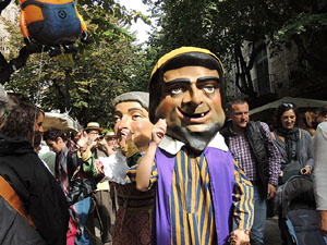 Fires 2015. Passejada pel Barri Vell amb els capgrossos de Girona