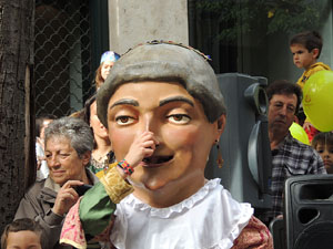 Fires 2015. Passejada pel Barri Vell amb els capgrossos de Girona