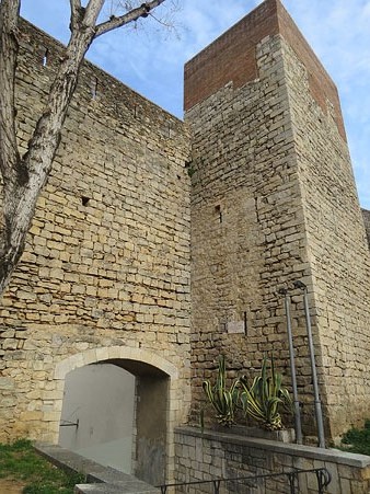 Portal i torre del Portal Nou