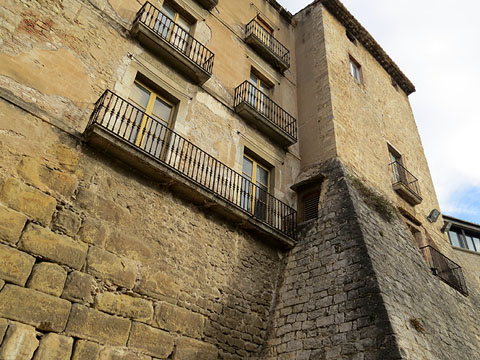 Vista de la torre Rufina a la plaça de Sant Domènec