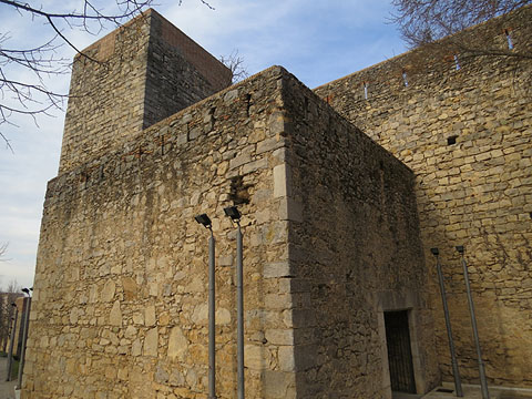 Conjunt del portal i de la torre dels Socors