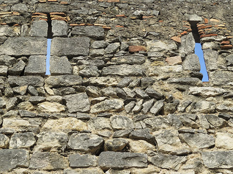 Detall constructiu del mur de la torre dels Socors