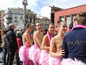 IV Jornada de l'Esport Femení 2016 a la plaça Salvador Espriu, la de Francesc Calvet i Rubalcaba, i el riu Onyar