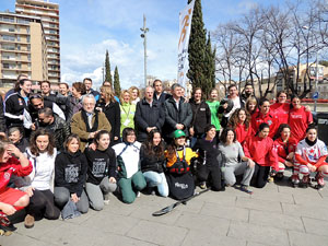 IV Jornada de l'Esport Femení 2016 a la plaça Salvador Espriu, la de Francesc Calvet i Rubalcaba, i el riu Onyar