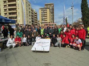 IV Jornada de l'Esport Femení 2016 a la plaça Salvador Espriu, la de Francesc Calvet i Rubalcaba, i el riu Onyar