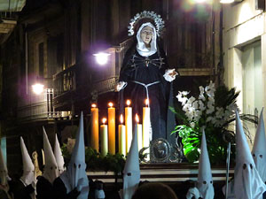 Setmana Santa 2016 a Girona. Process&oacute; del Sant Enterrament