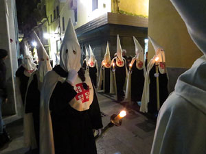 Setmana Santa 2016 a Girona. Process&oacute; del Sant Enterrament