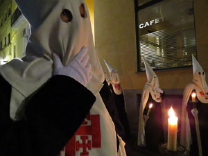 Setmana Santa 2016 a Girona. Process&oacute; del Sant Enterrament