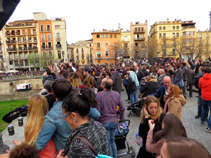 Festival Strenes 2016. Concert inaugural al terrat del punt d'Informació de la Rambla a càrrec de Love of Lesbian
