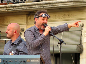 Festival Strenes 2016. Concert inaugural al terrat del punt d'Informació de la Rambla a càrrec de Love of Lesbian