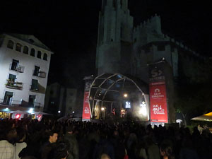 Festival Strenes 2016. Escenari de la plaça de Sant Feliu. Actuació de Joan Colomo