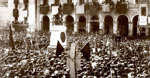 Inauguraci&oacute; del monument als Defensors de Girona a la pla&ccedil;a de la Independ&egrave;ncia. 1894