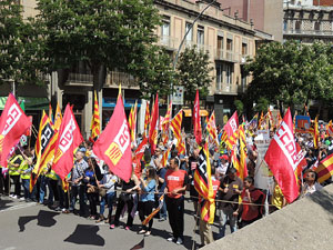 Manifestaci&oacute; de l'1 de maig pels carrers de Girona