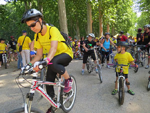 Jornades Catalunya, llibertat i dignitat. Macroestelada pels carrers de Girona