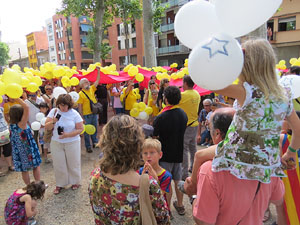 Jornades Catalunya, llibertat i dignitat. Macroestelada pels carrers de Girona