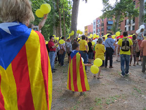 Jornades Catalunya, llibertat i dignitat. Macroestelada pels carrers de Girona