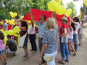 Jornades Catalunya, llibertat i dignitat. Macroestelada pels carrers de Girona