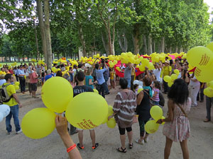 Jornades Catalunya, llibertat i dignitat. Macroestelada pels carrers de Girona