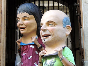 Far&agrave;ndula. 500 anys d'imatgeria festiva de Girona. Cercavila de cloenda