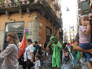 Far&agrave;ndula. 500 anys d'imatgeria festiva de Girona. Cercavila de cloenda