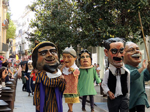 Far&agrave;ndula. 500 anys d'imatgeria festiva de Girona. Cercavila de cloenda