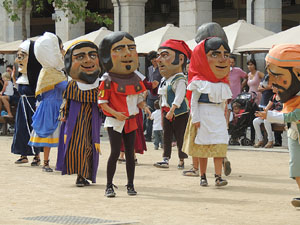 Far&agrave;ndula. 500 anys d'imatgeria festiva de Girona. Cercavila de cloenda