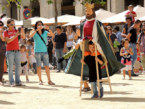 Far&agrave;ndula. 500 anys d'imatgeria festiva de Girona. Cercavila de cloenda