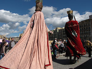 Enlla&ccedil;ats per la Llengua. La cercavila