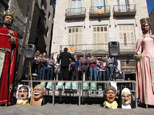 Enllaçats per la Llengua. La plaça del Vi