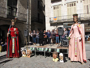 Enllaçats per la Llengua. La plaça del Vi