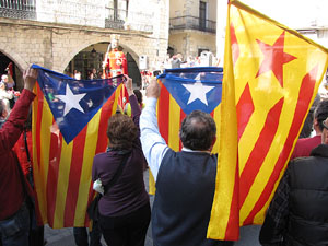 Enllaçats per la Llengua. La plaça del Vi