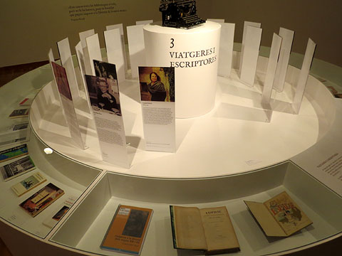 Sala de l'exposició dedicada a les viatgeres escriptores