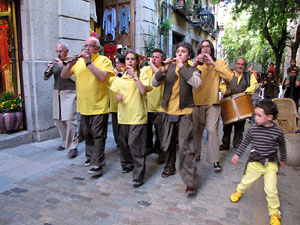 Cercavila a c&agrave;rrec del grup Fal&middot;lera Gironina