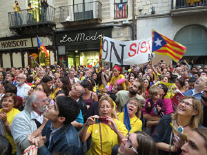 Concentració pel 9N a la plaça del Vi