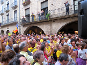 Concentració pel 9N a la plaça del Vi